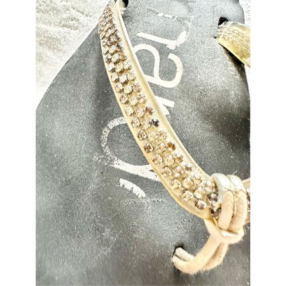 bernardo sandals black foam with gold rhinestone straps fits like a 6 1/2 - Picture 2 of 3